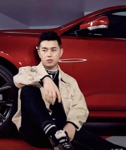 李佳琦以前的助理:李佳琦以前的助理叫什么
