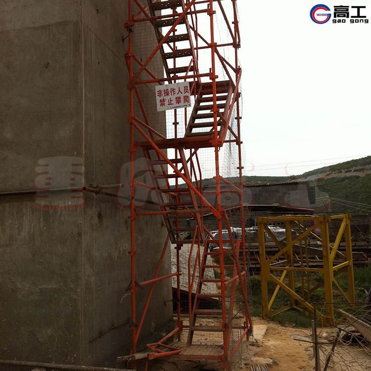 工地钢管搭的梯子图片，建筑工地钢管架子怎样搭