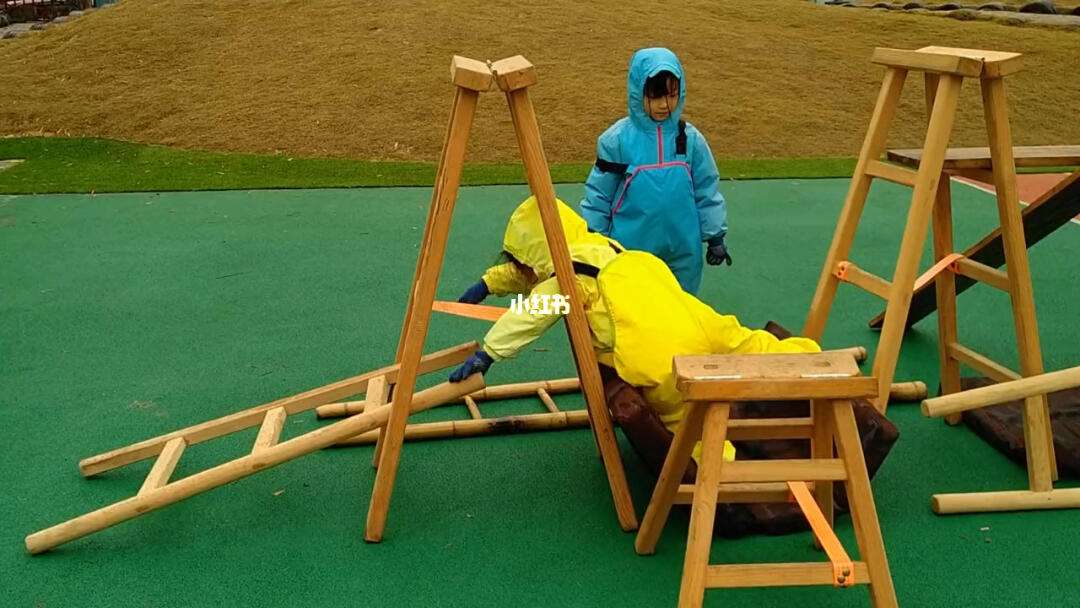 安吉梯子玩法，安吉游戏梯子玩法小班教案