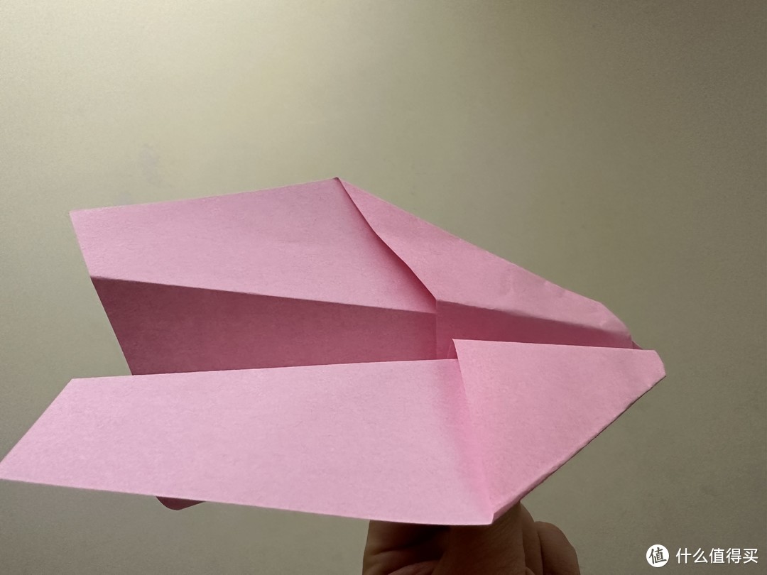 纸飞机是什么意思呀,纸飞机象征着什么意思